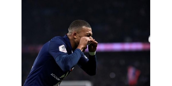 Dijon FCO ukončil šest přímých vítězství Paříž Saint Germain